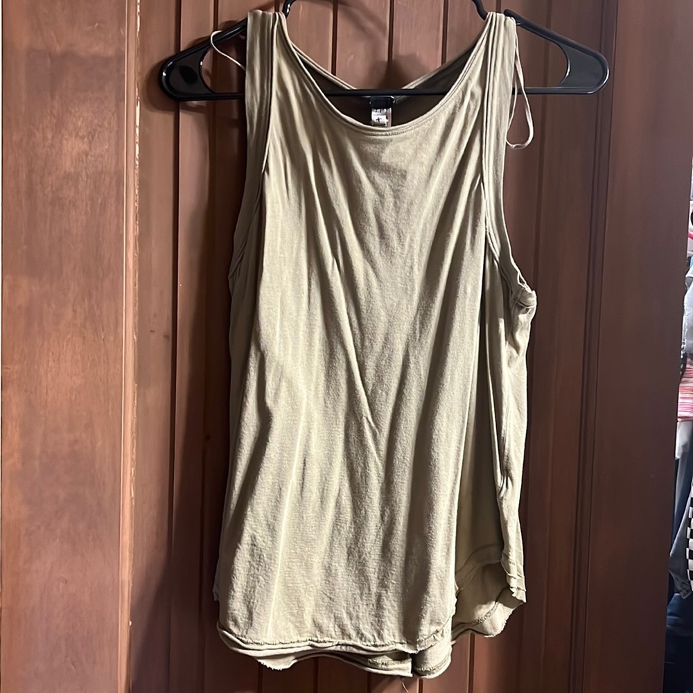 Free people size XS green tank! Excellent condition